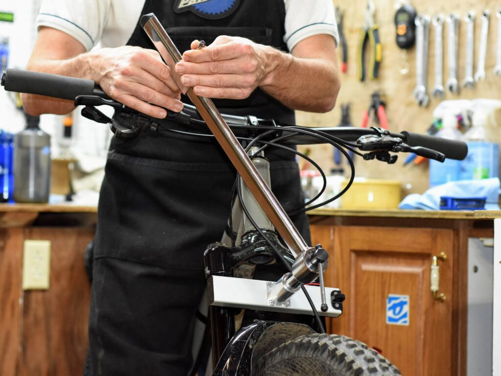 Touching off on the first side of the handlebar.